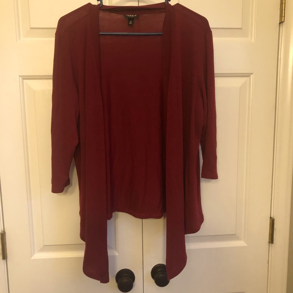 Torrid deep red open, draped cardigan